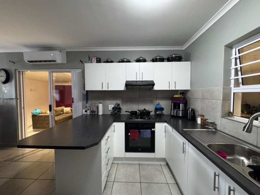 To Let 2 Bedroom Property for Rent in Dennemere Western Cape
